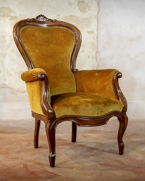 Poltrona in velluto beige